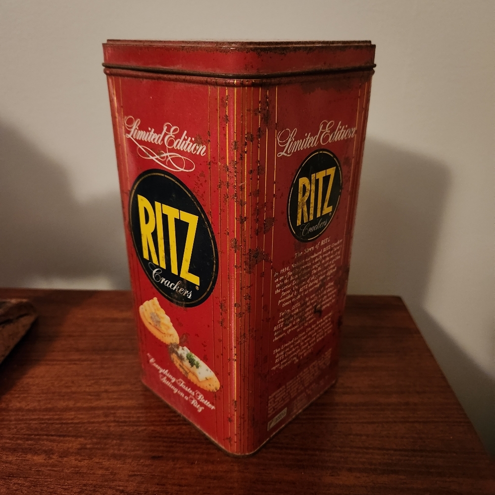 Antique Ritz Cracker Tin - Picture 2 of 5